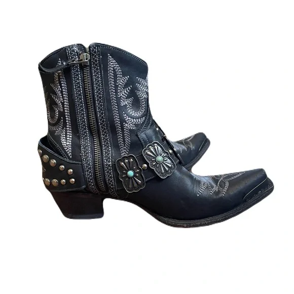 Silver Mesa bootie with turquoise detail cuffs studs and embroidery - Picture 3 of 8